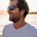 Handsome, tall and tanned guy wants to meet shy woman in Des Moines